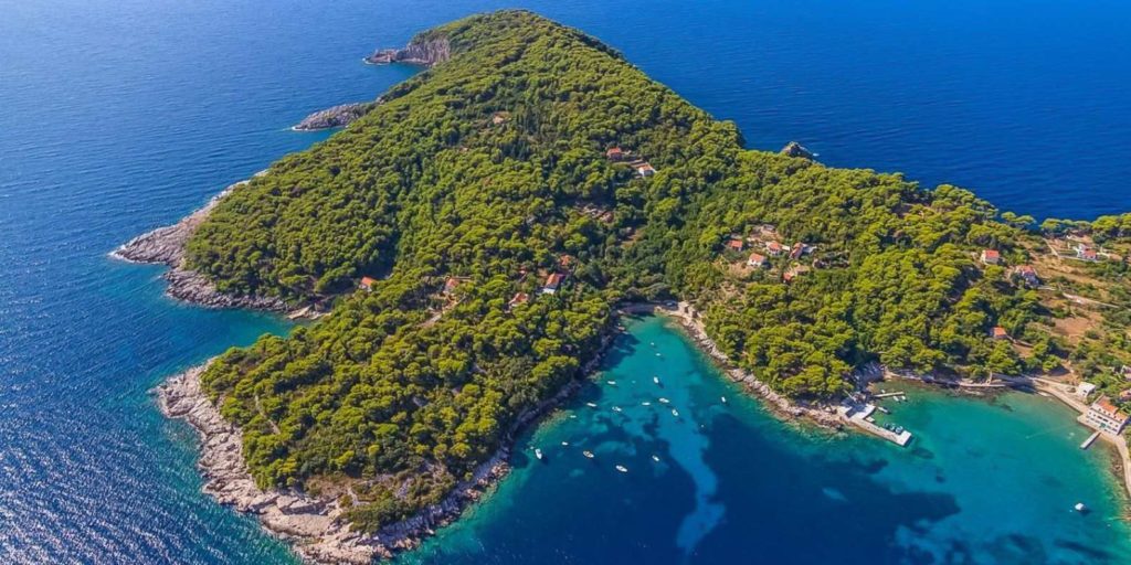 Le tranquille isole Elafiti vicino a Dubrovnik